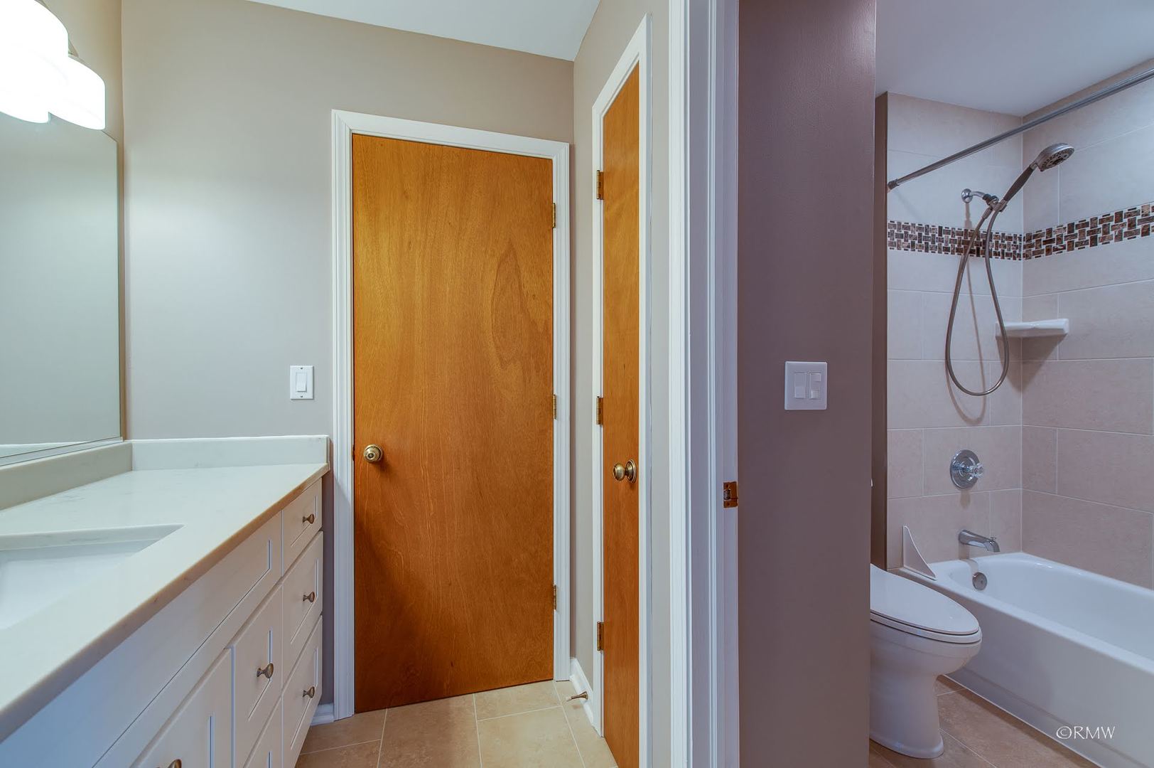 344 Kildare Court, Carol Stream, IL 60188