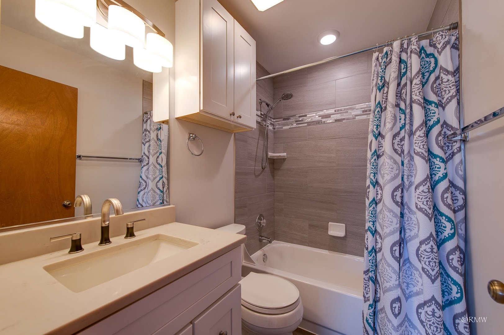 344 Kildare Court, Carol Stream, IL 60188