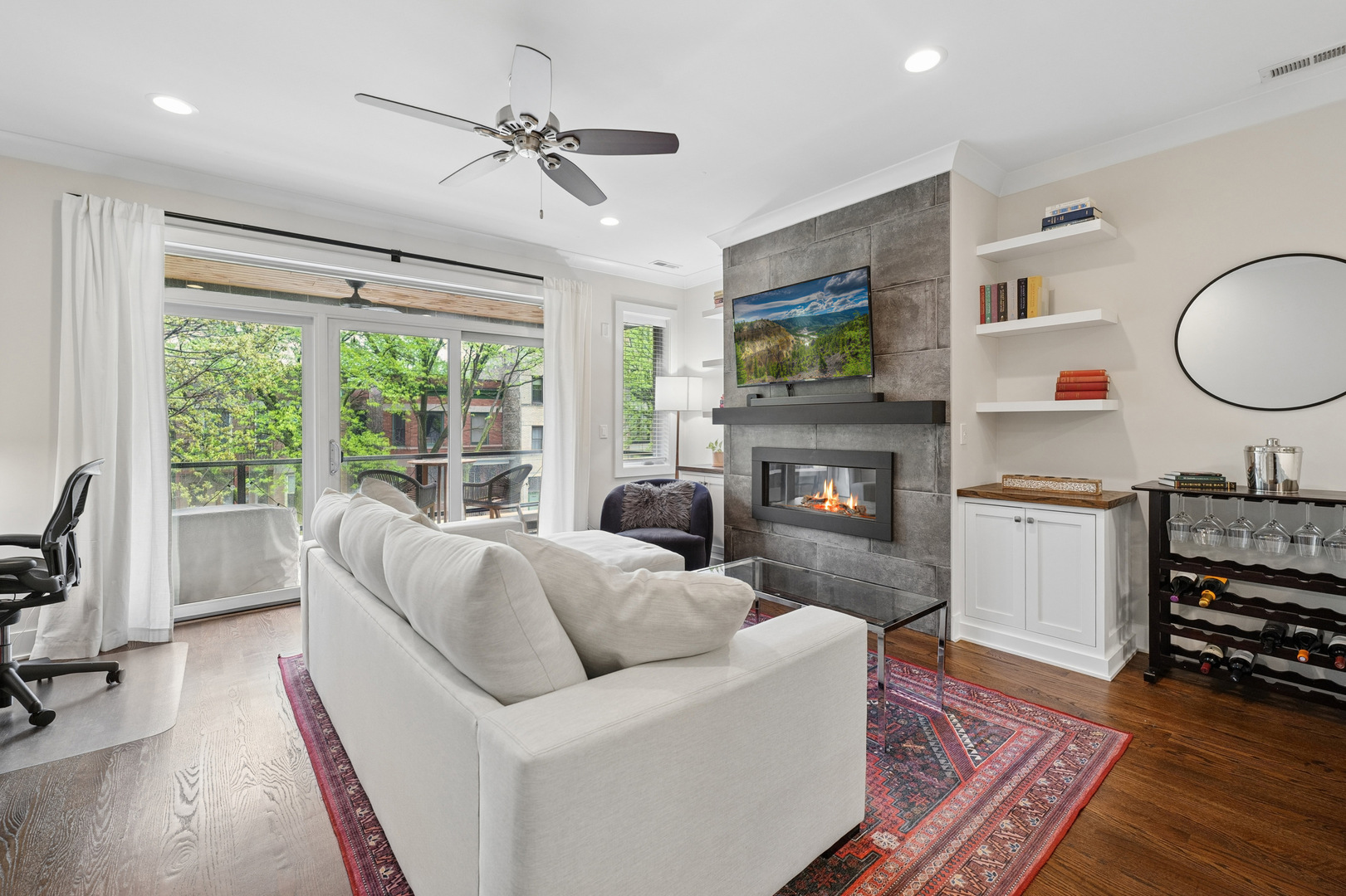 3614 N Damen Avenue #2, Chicago, IL 60618