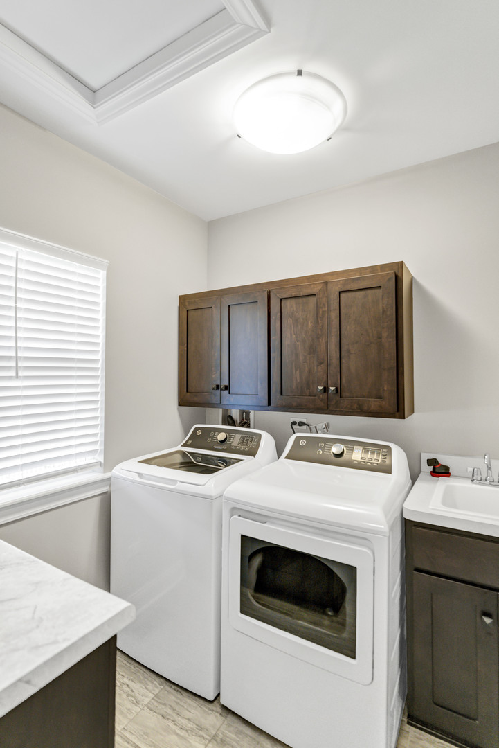 3679 Broadleaf Avenue, Elgin, IL 60124