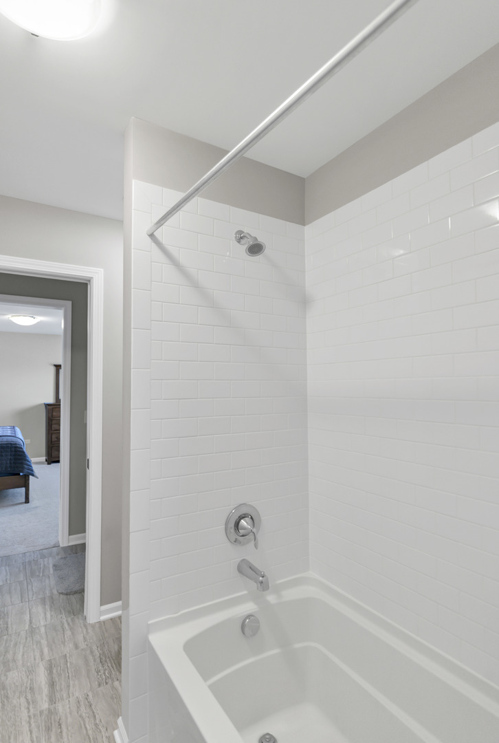 3679 Broadleaf Avenue, Elgin, IL 60124