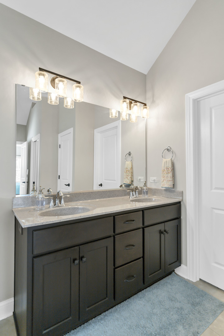 3679 Broadleaf Avenue, Elgin, IL 60124