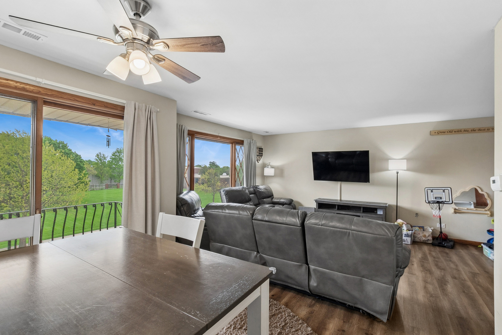 10704 Kilpatrick Avenue #3B, Oak Lawn, IL 60453