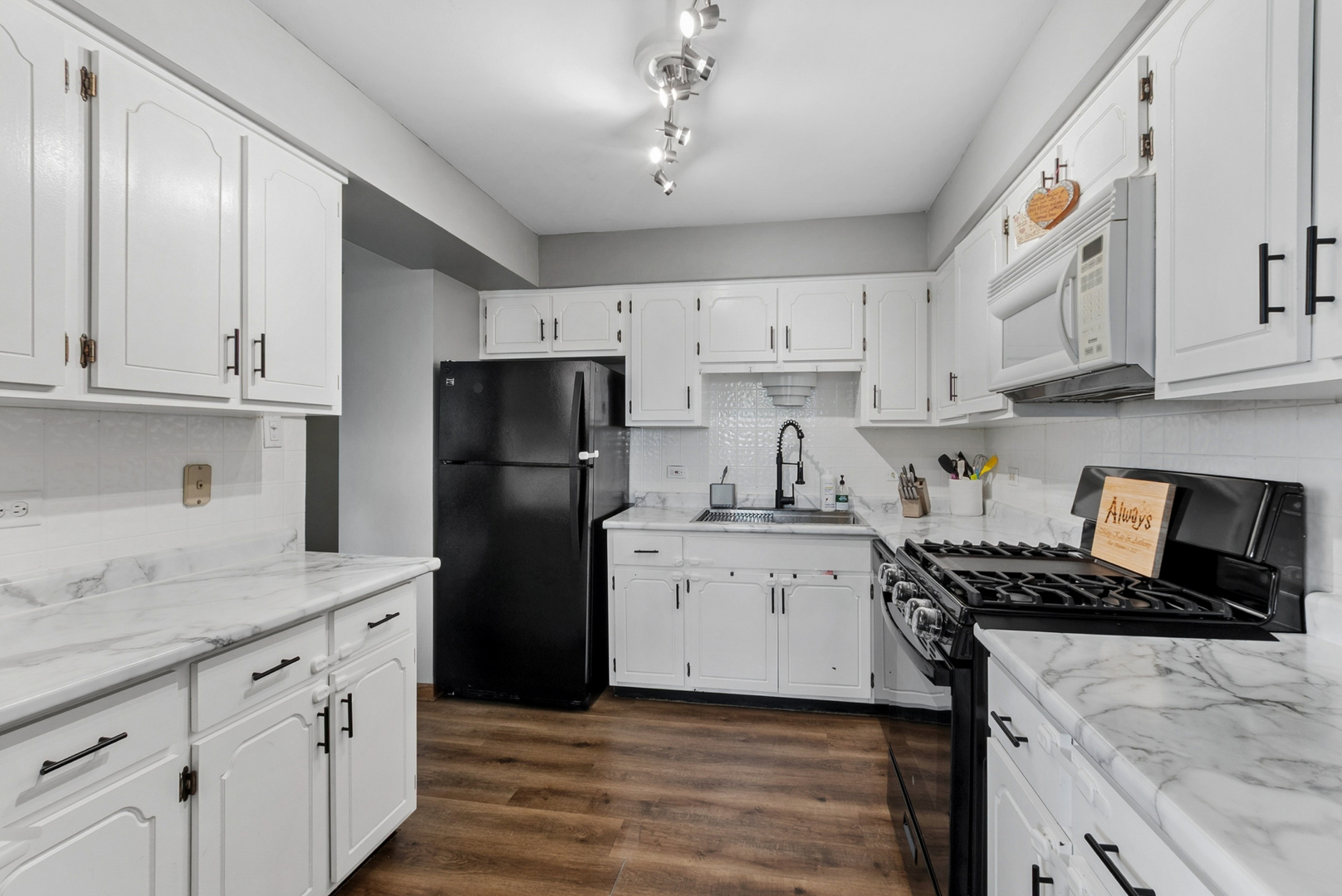 10704 Kilpatrick Avenue #3B, Oak Lawn, IL 60453