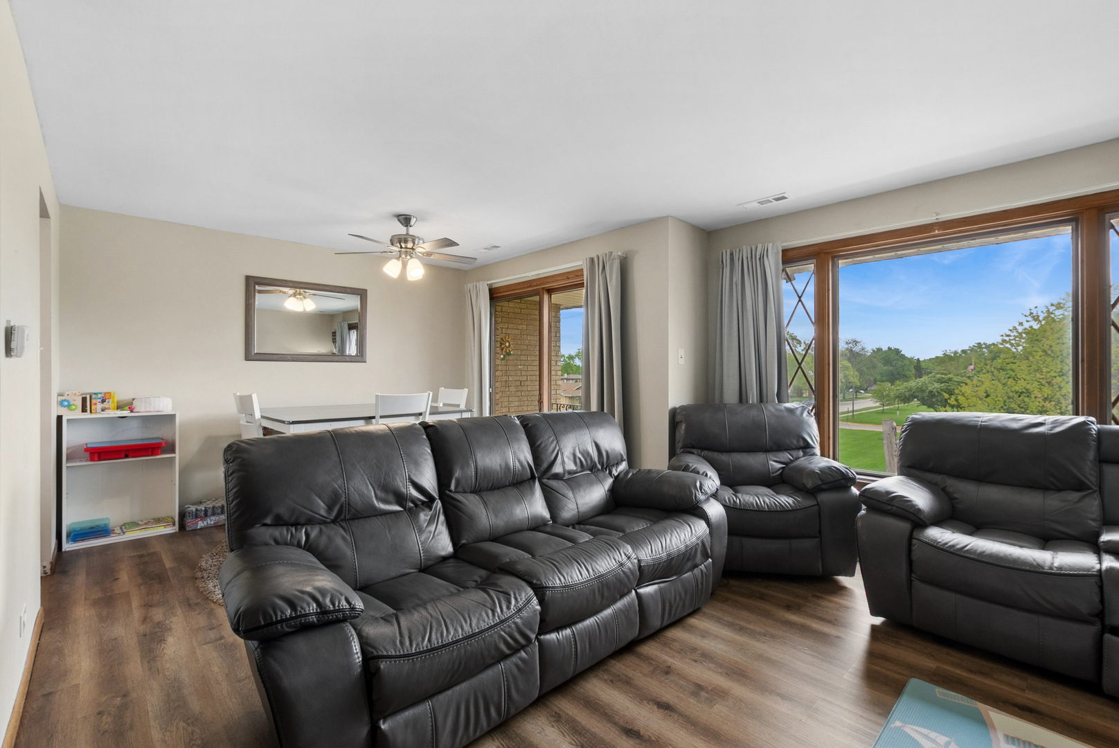 10704 Kilpatrick Avenue #3B, Oak Lawn, IL 60453