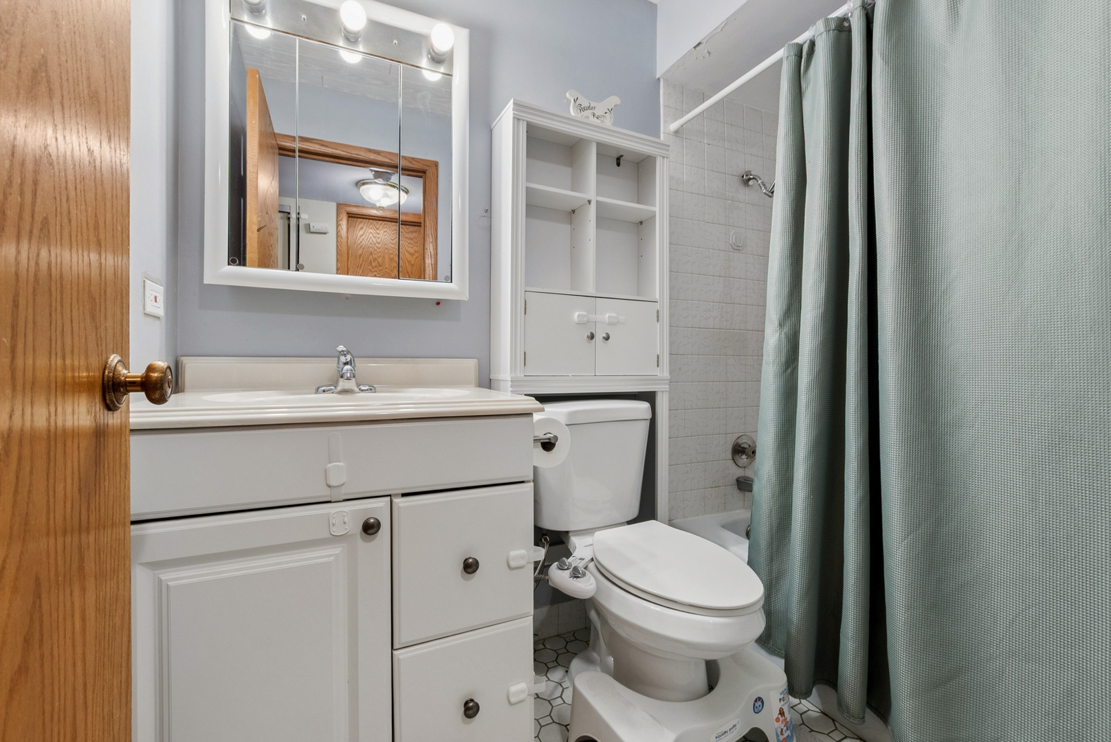 10704 Kilpatrick Avenue #3B, Oak Lawn, IL 60453