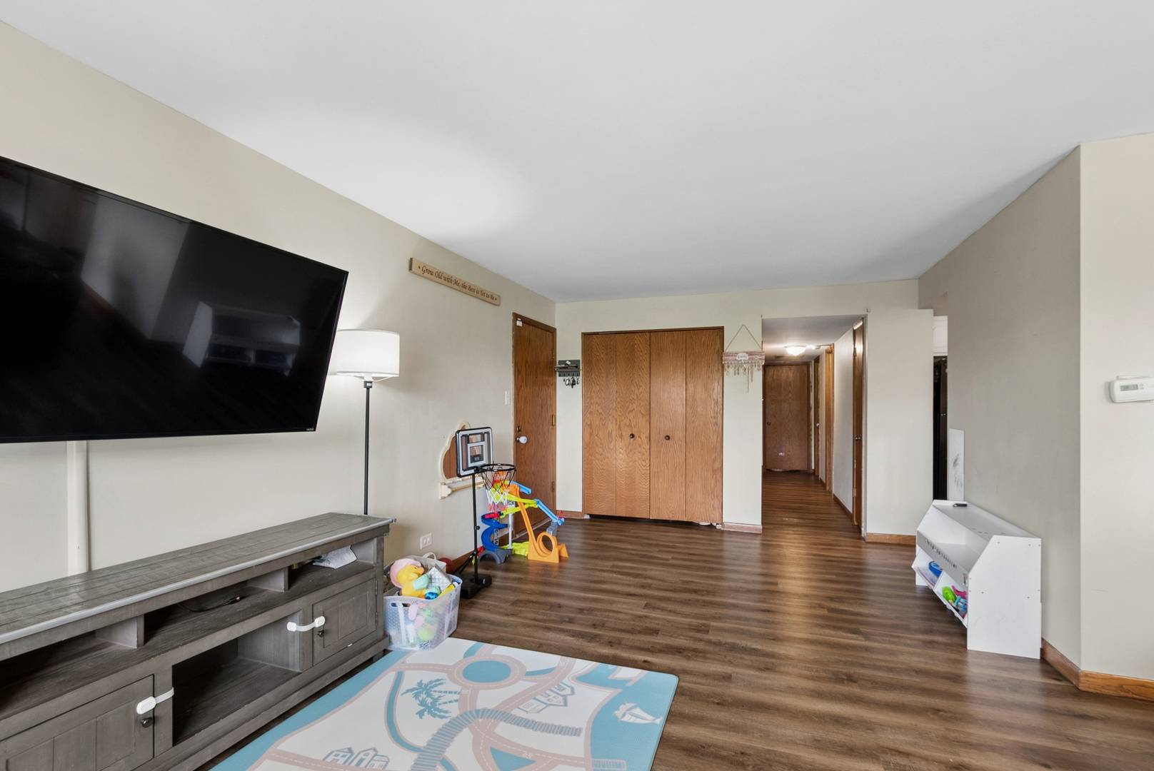 10704 Kilpatrick Avenue #3B, Oak Lawn, IL 60453