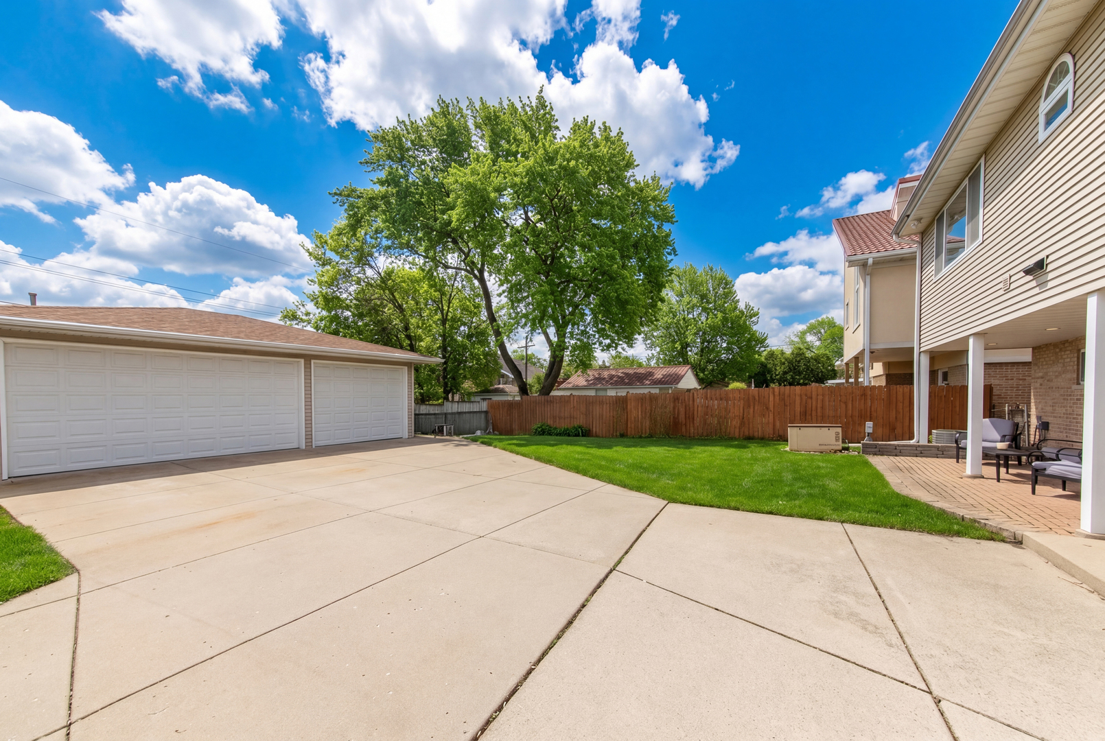 8233 N Octavia Avenue, Niles, IL 60714