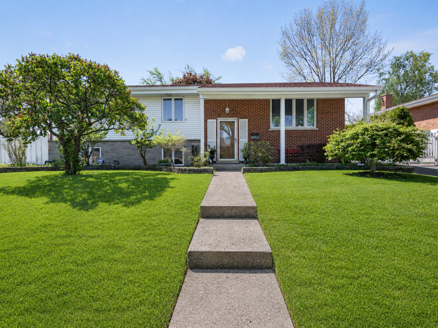 506 Forest Preserve Drive, Wood Dale, IL 60191
