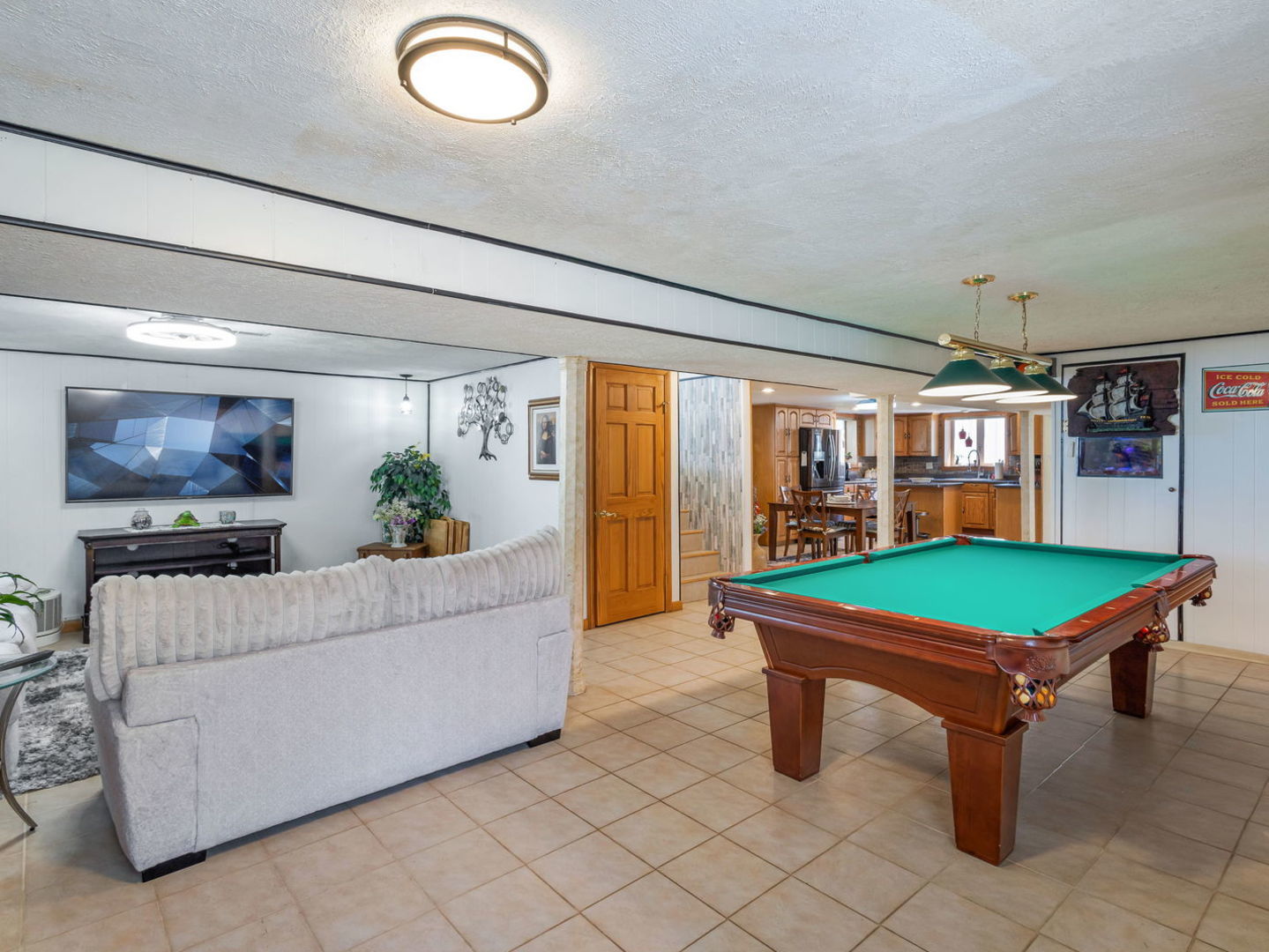506 Forest Preserve Drive, Wood Dale, IL 60191