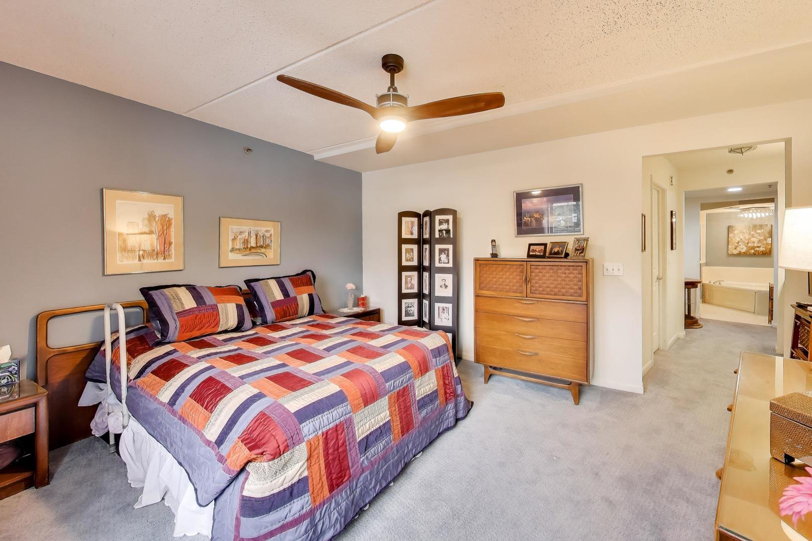 710 Creekside Drive #104A, Mount Prospect, IL 60056