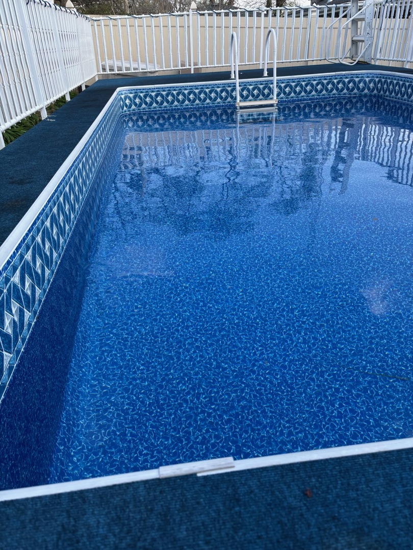 9641 E Shore Drive, Oak Lawn, IL 60453