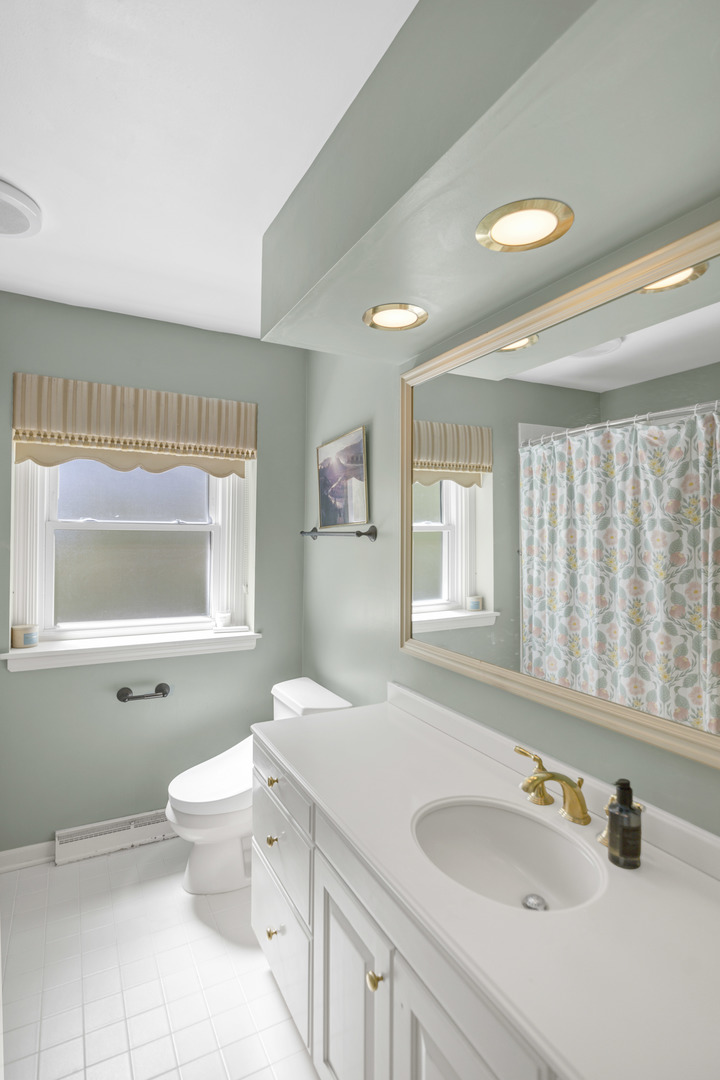 1145 Hunting Drive, Palatine, IL 60067