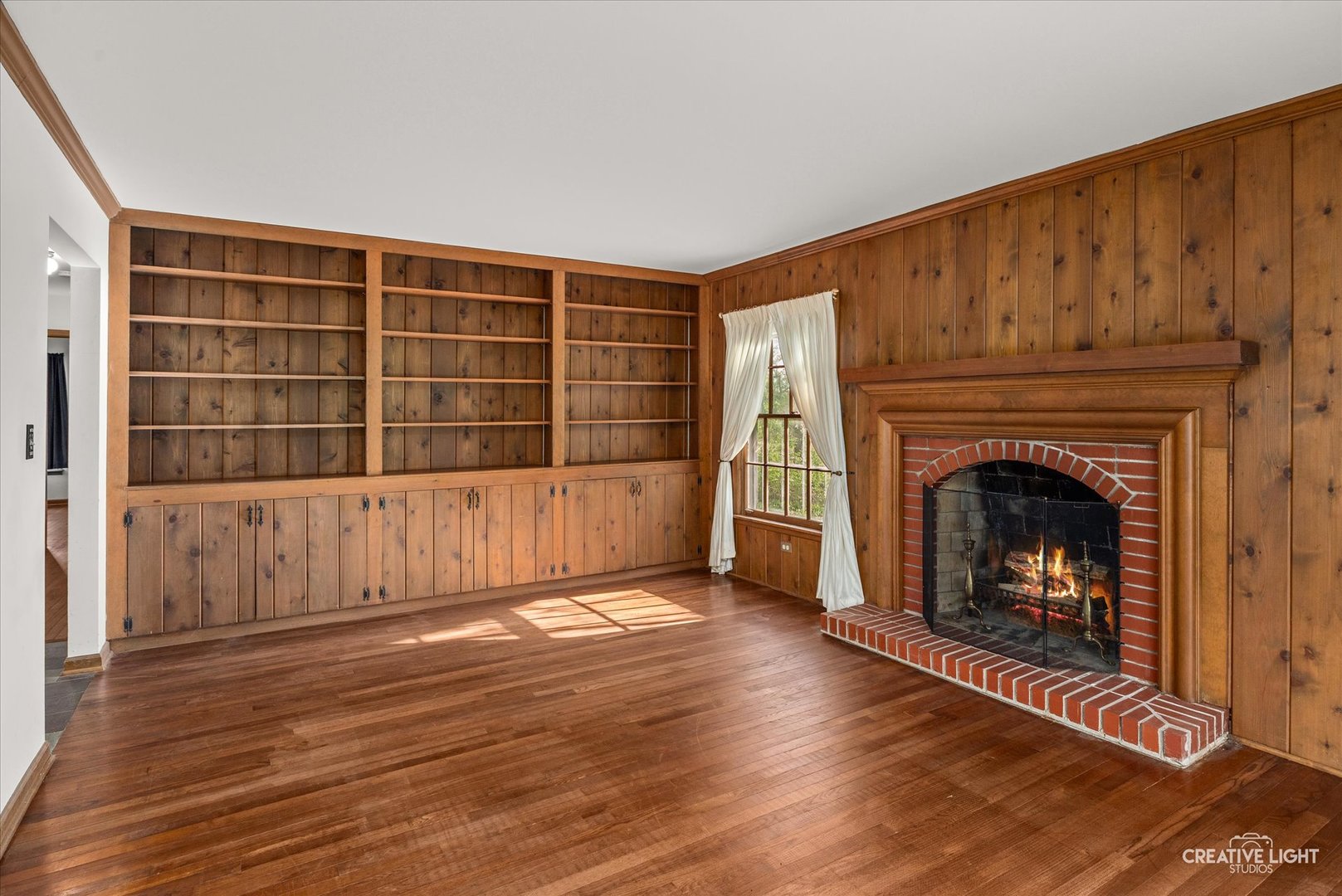 29W007 Oak Lane, Warrenville, IL 60555