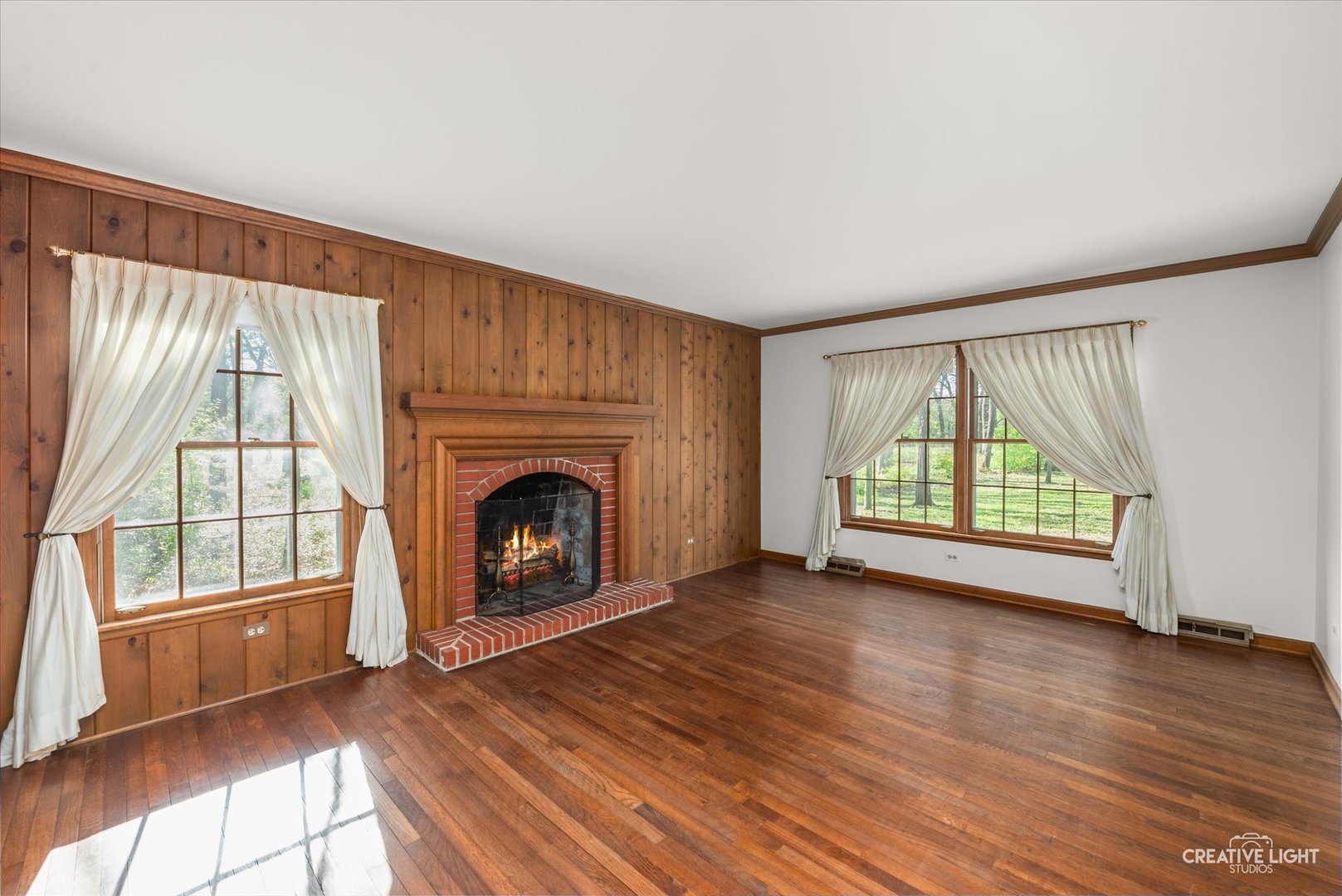 29W007 Oak Lane, Warrenville, IL 60555