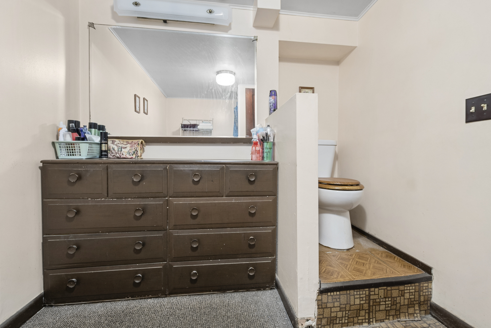 10700 S Avenue G, Chicago, IL 60617