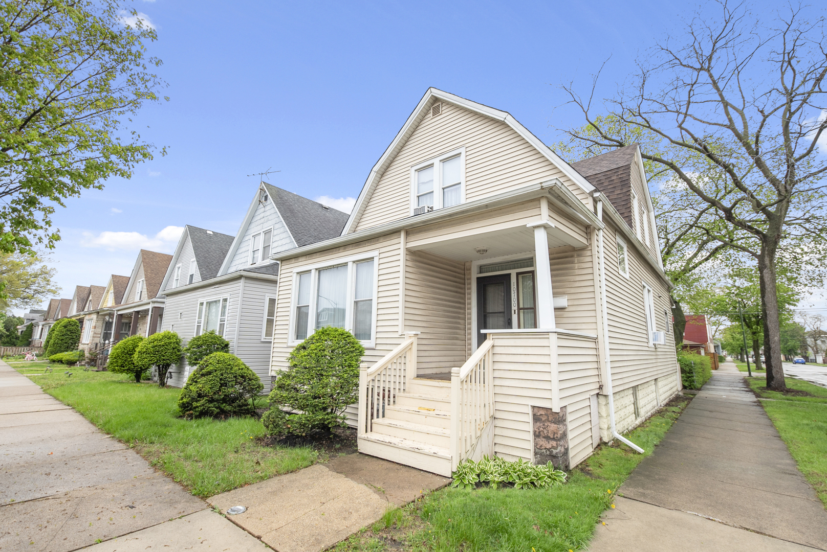 10700 S Avenue G, Chicago, IL 60617