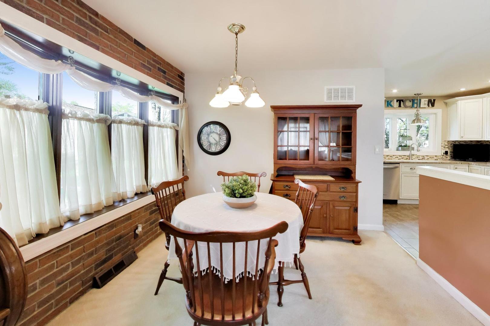 43w770 Fescue Court, St. Charles, IL 60175