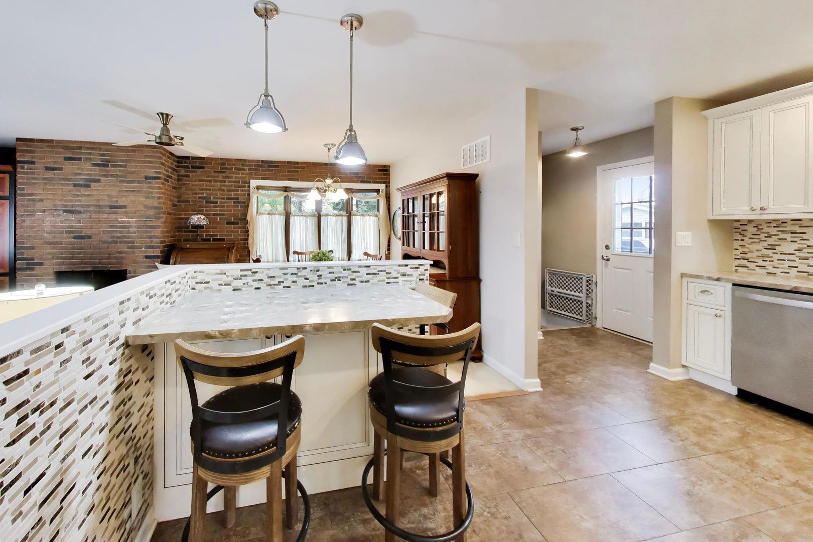 43w770 Fescue Court, St. Charles, IL 60175
