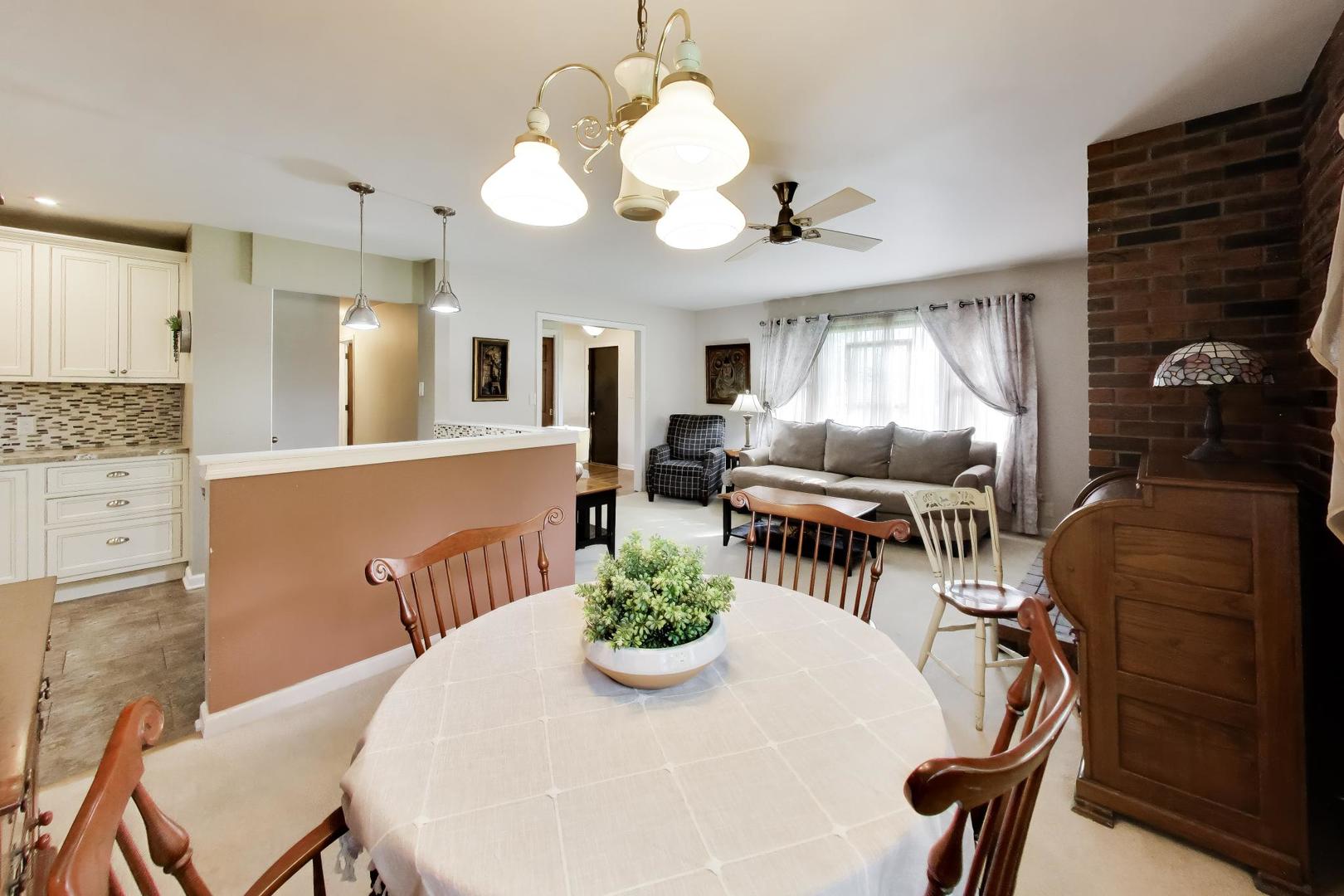 43w770 Fescue Court, St. Charles, IL 60175