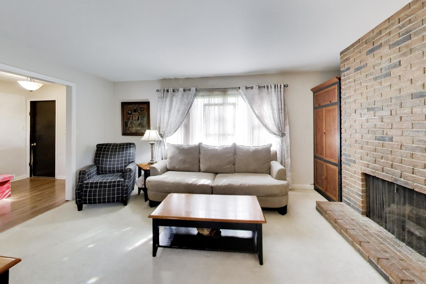 43w770 Fescue Court, St. Charles, IL 60175