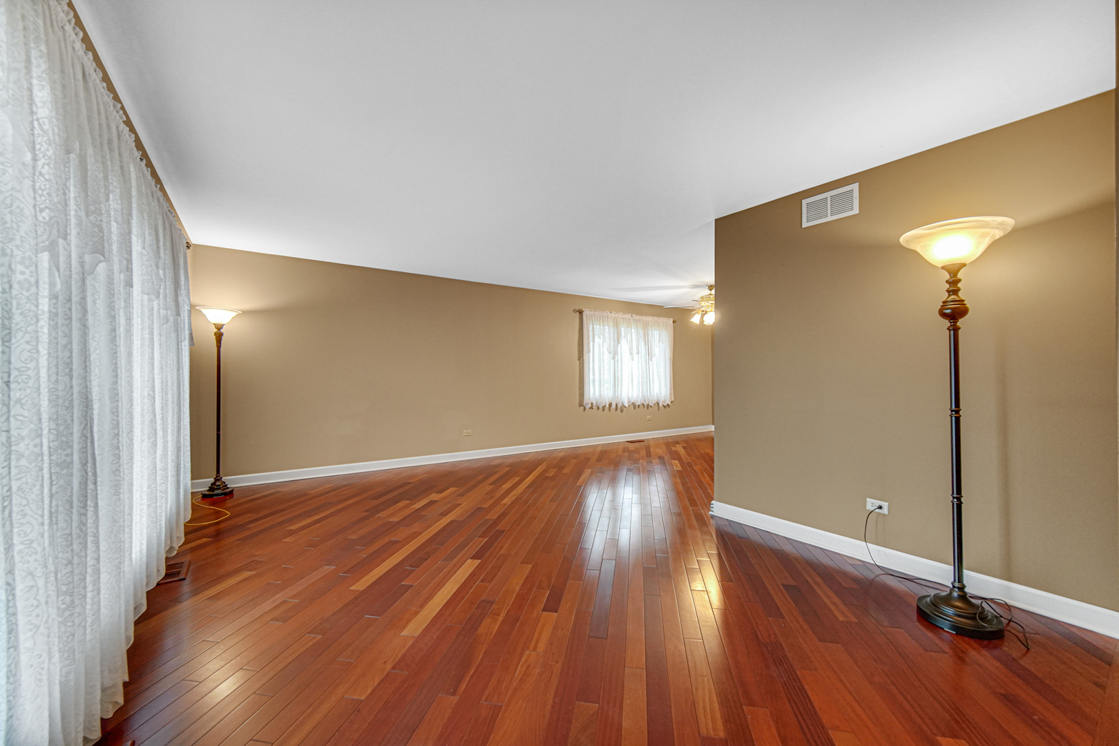 16448 S Rowley Lane, Lockport, IL 60441