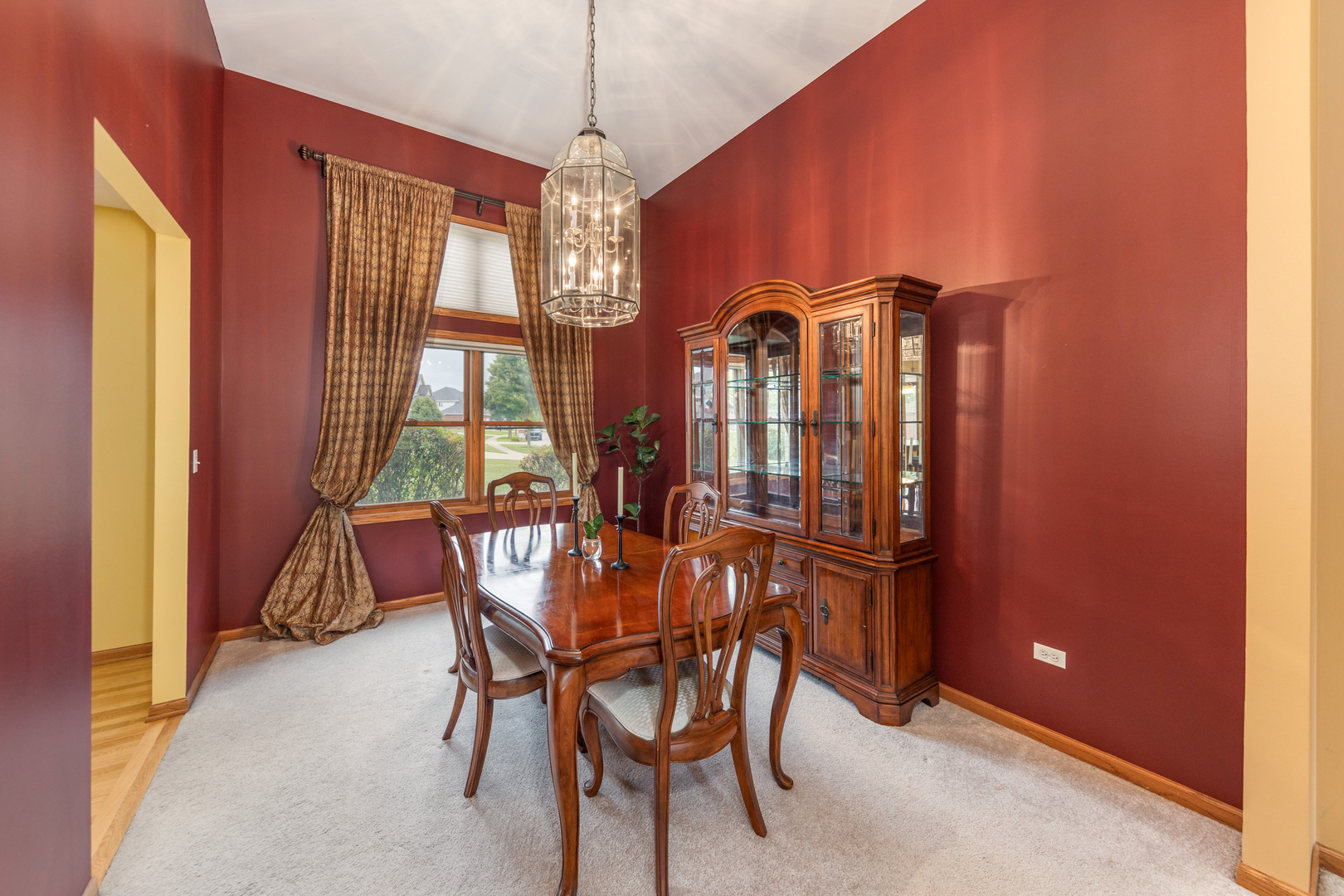 1340 WITHAM Lane, Woodridge, IL 60517