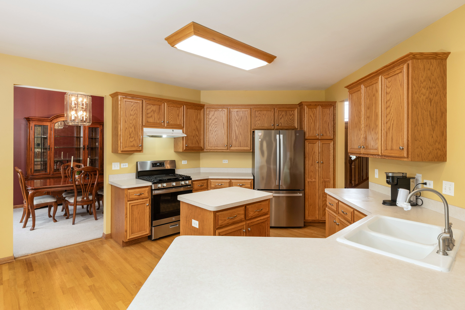 1340 WITHAM Lane, Woodridge, IL 60517