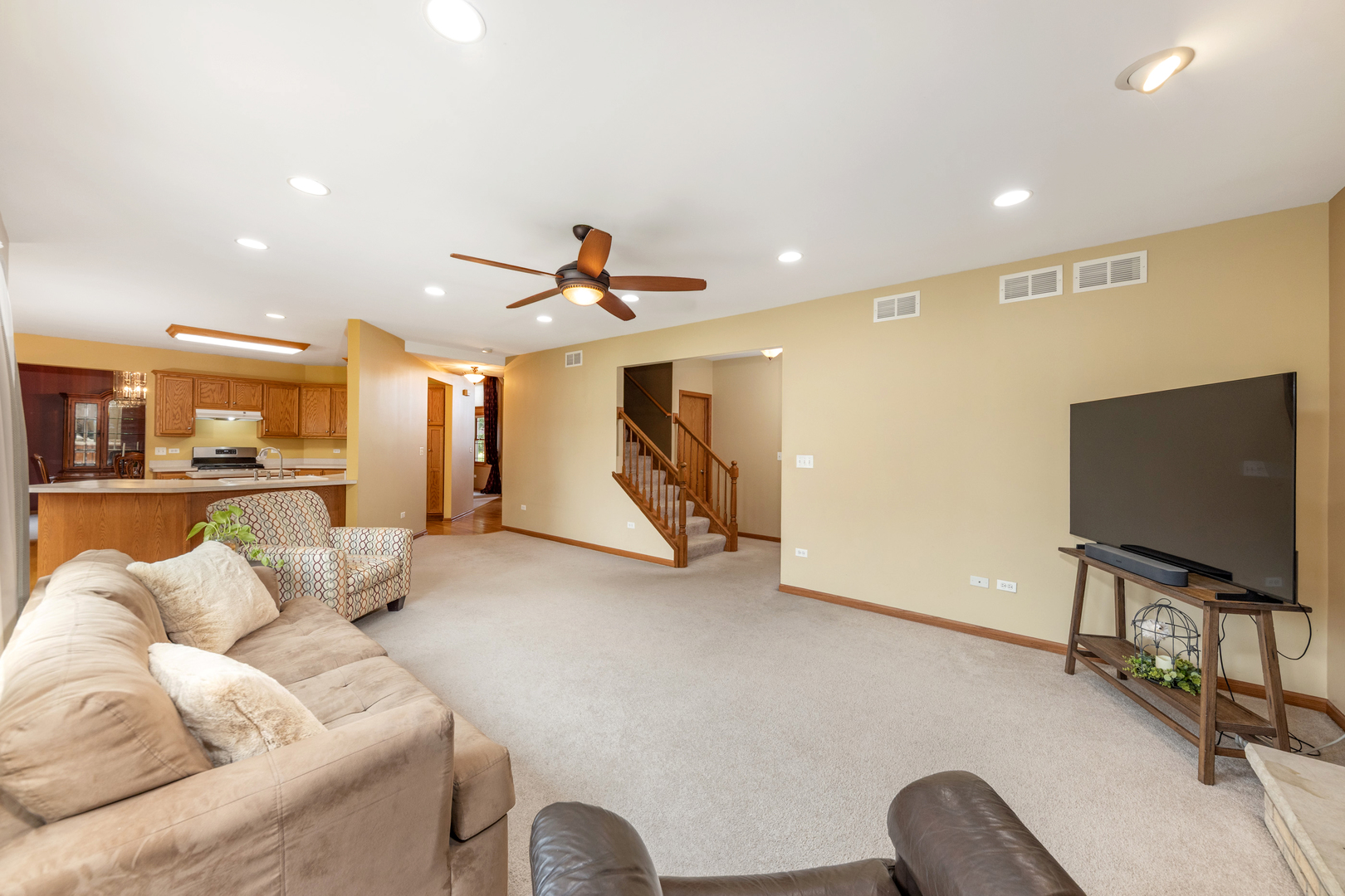 1340 WITHAM Lane, Woodridge, IL 60517