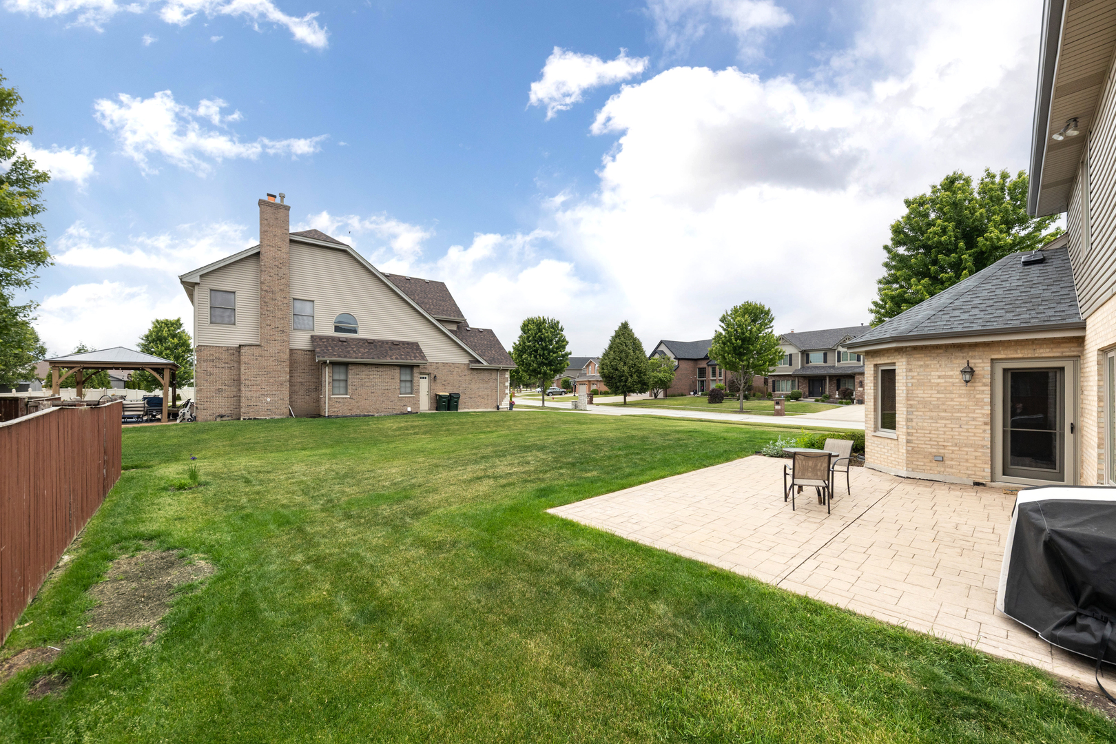 1340 WITHAM Lane, Woodridge, IL 60517