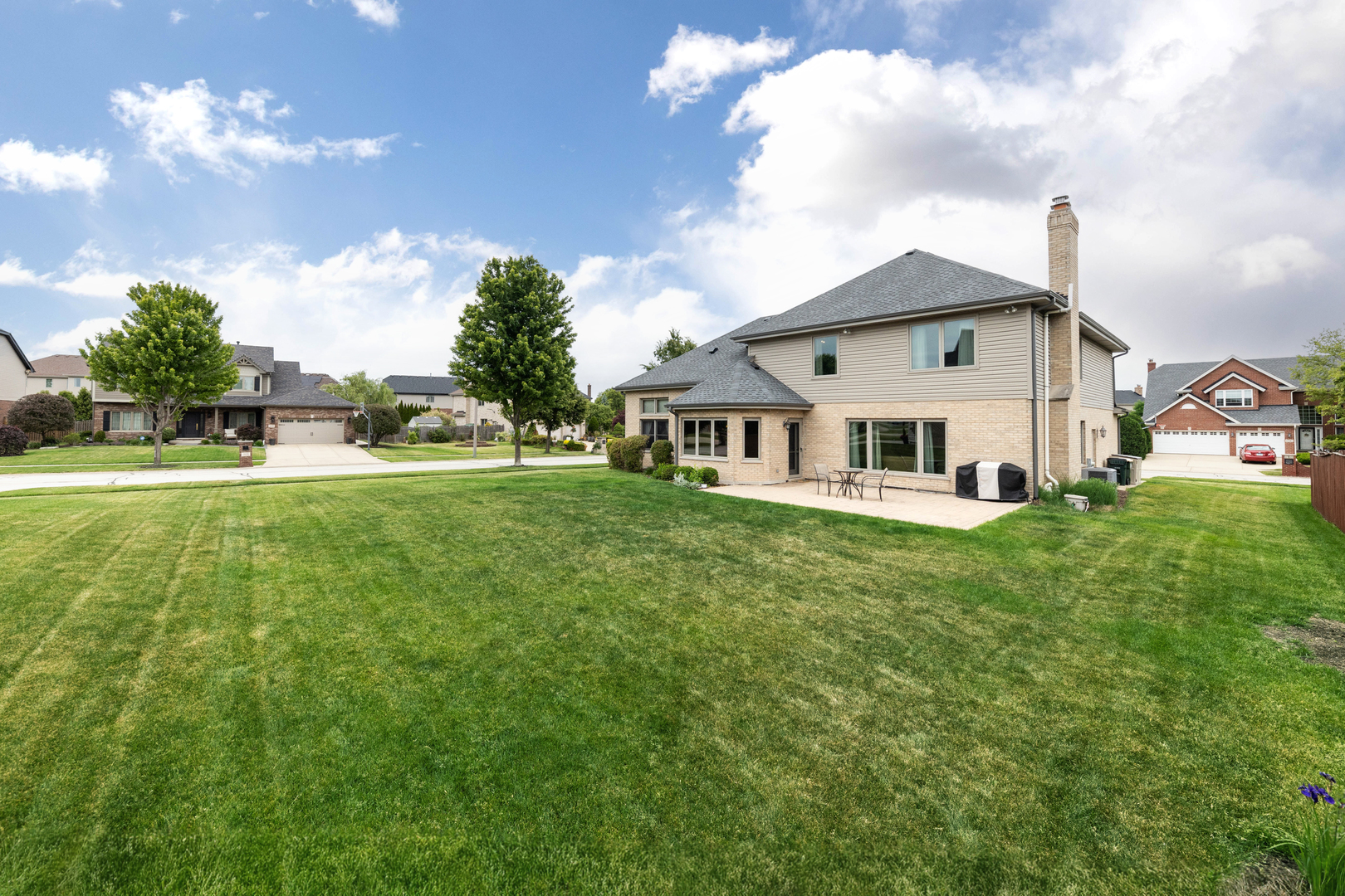 1340 WITHAM Lane, Woodridge, IL 60517
