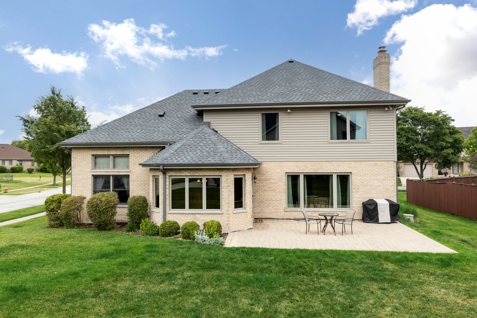 1340 WITHAM Lane, Woodridge, IL 60517