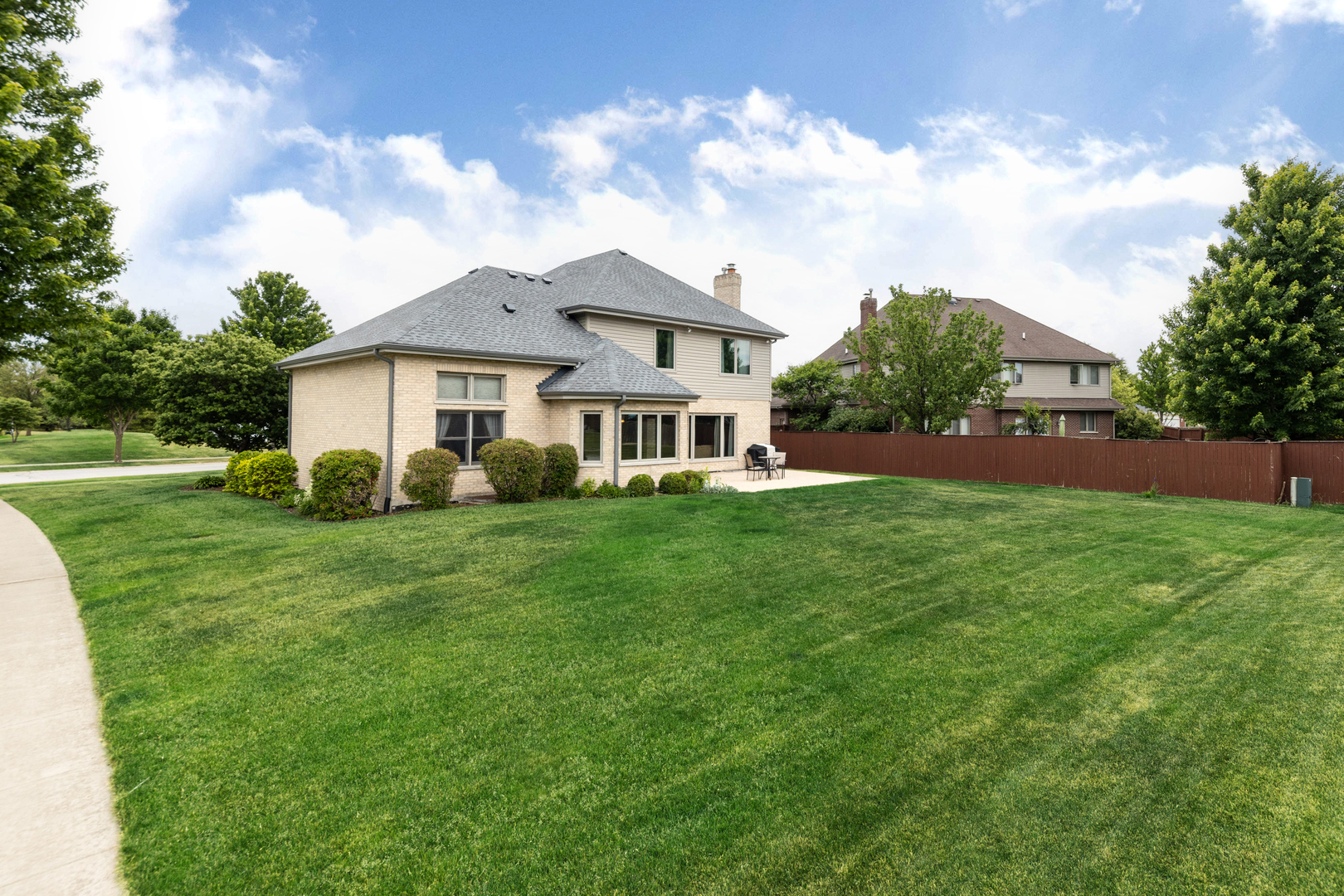 1340 WITHAM Lane, Woodridge, IL 60517