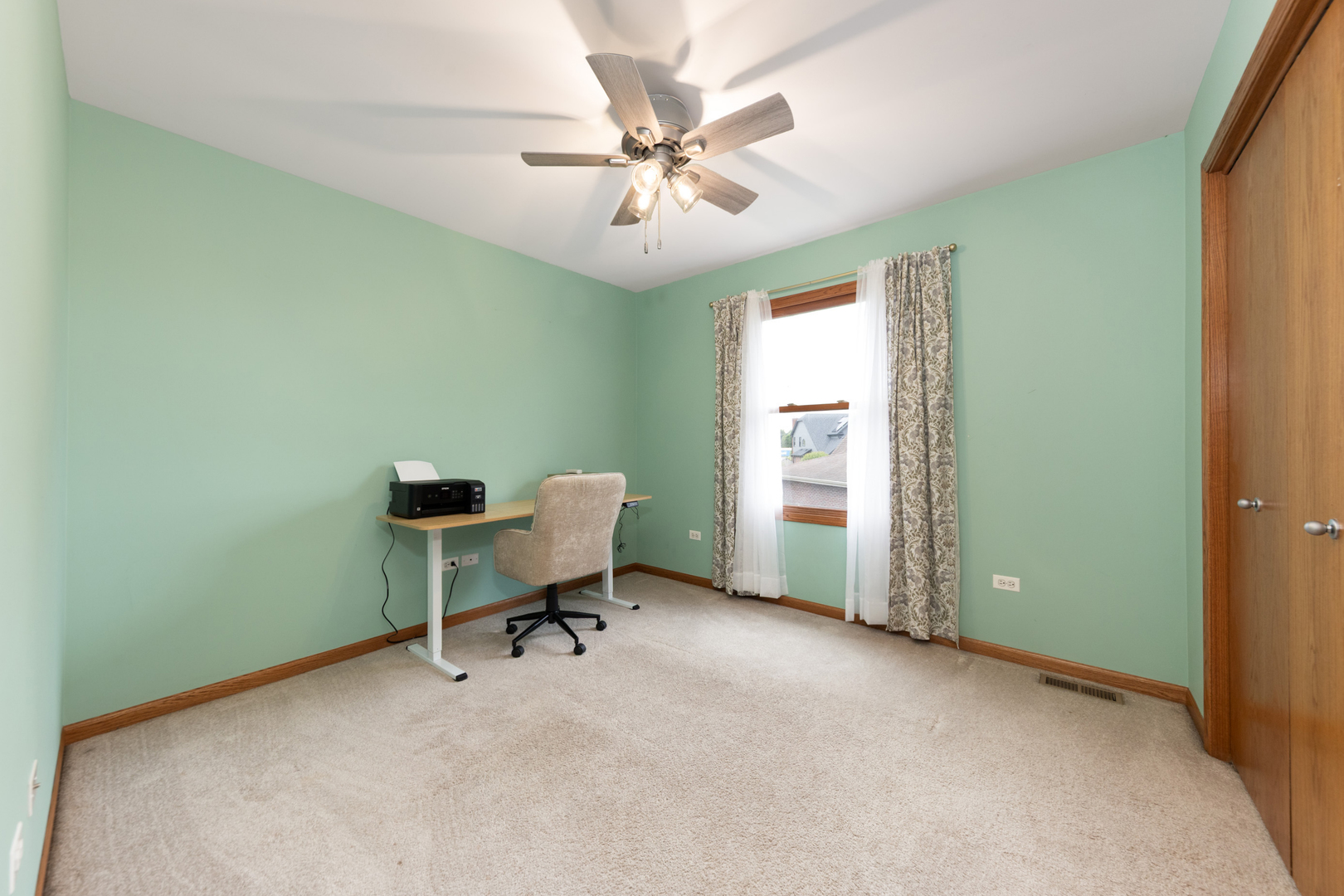 1340 WITHAM Lane, Woodridge, IL 60517