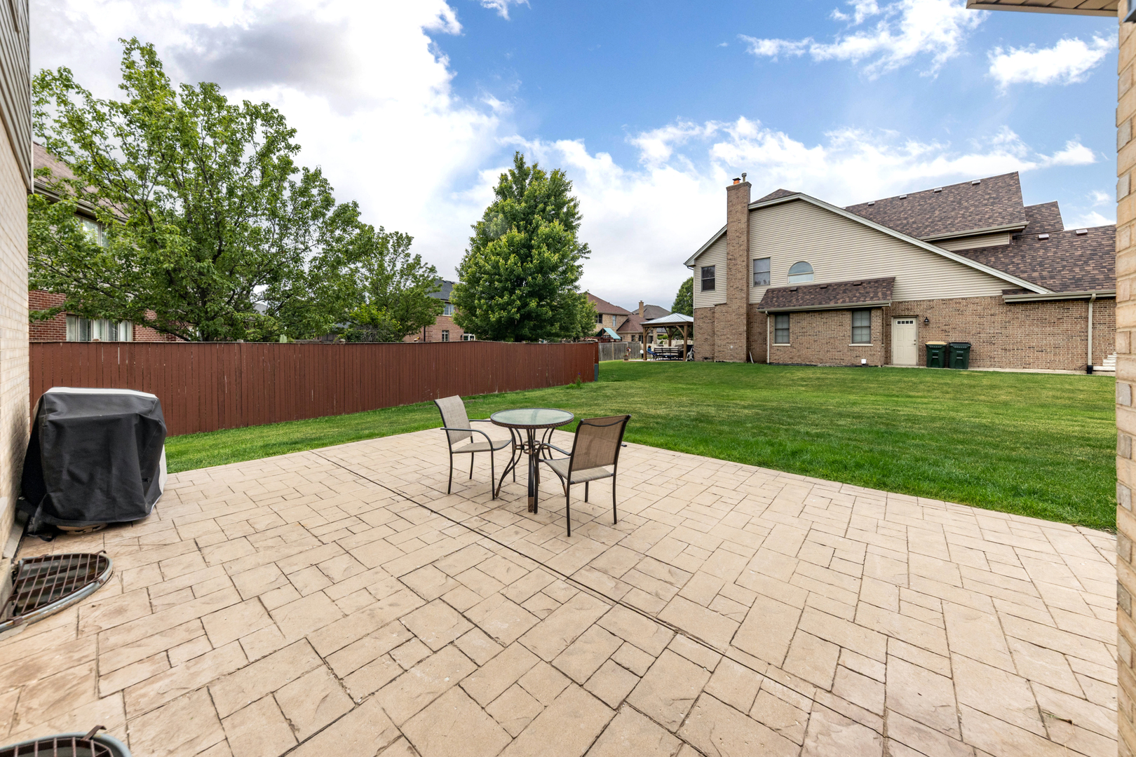 1340 WITHAM Lane, Woodridge, IL 60517