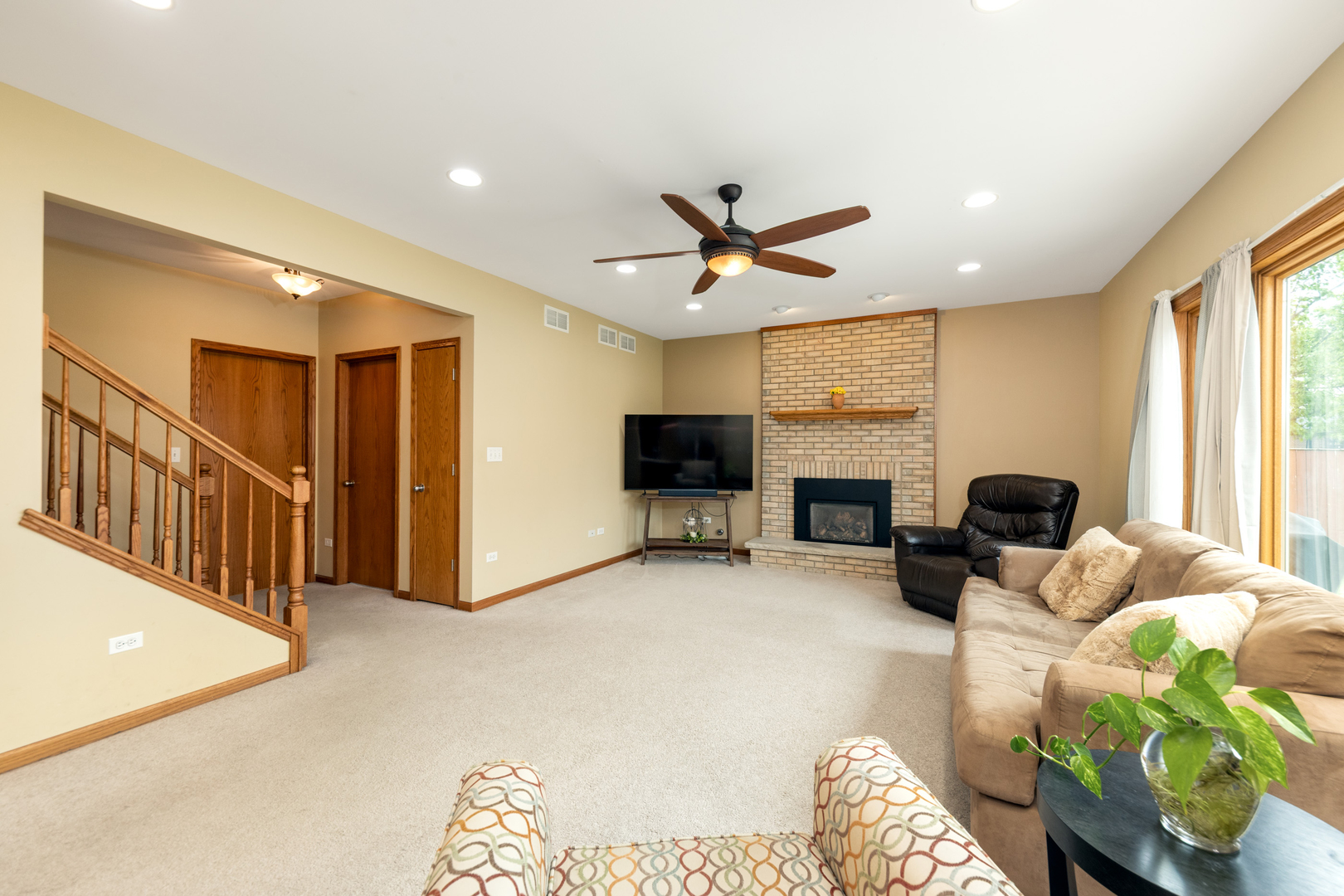 1340 WITHAM Lane, Woodridge, IL 60517
