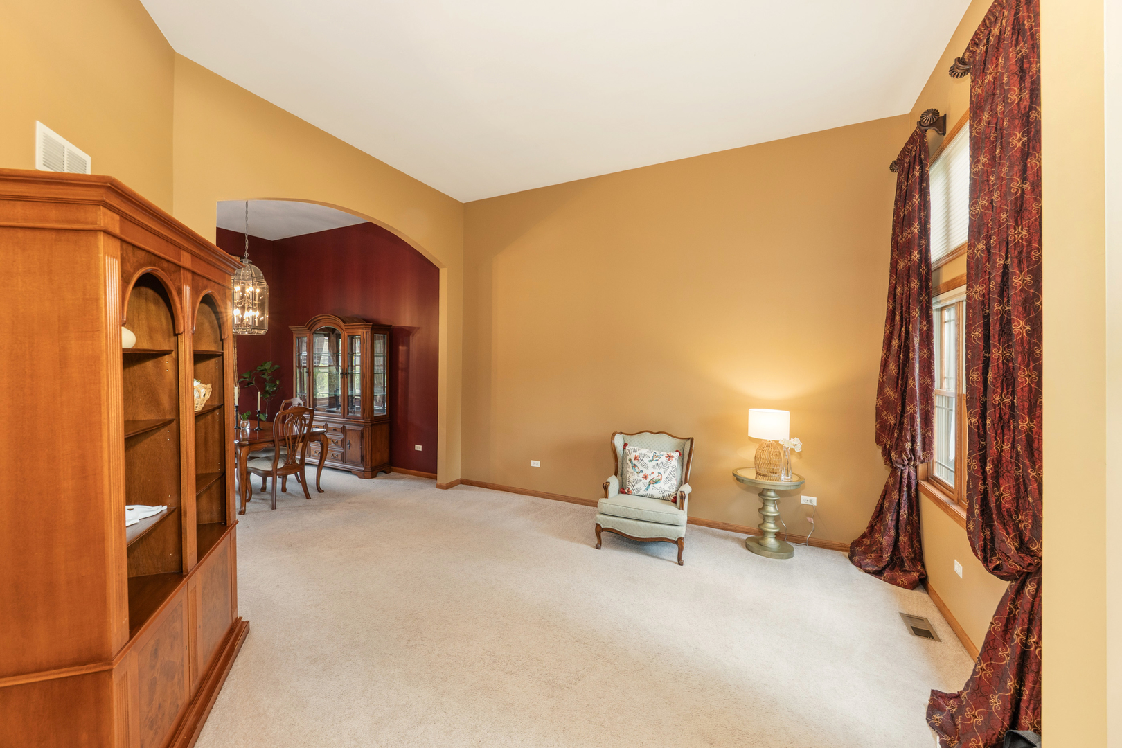 1340 WITHAM Lane, Woodridge, IL 60517