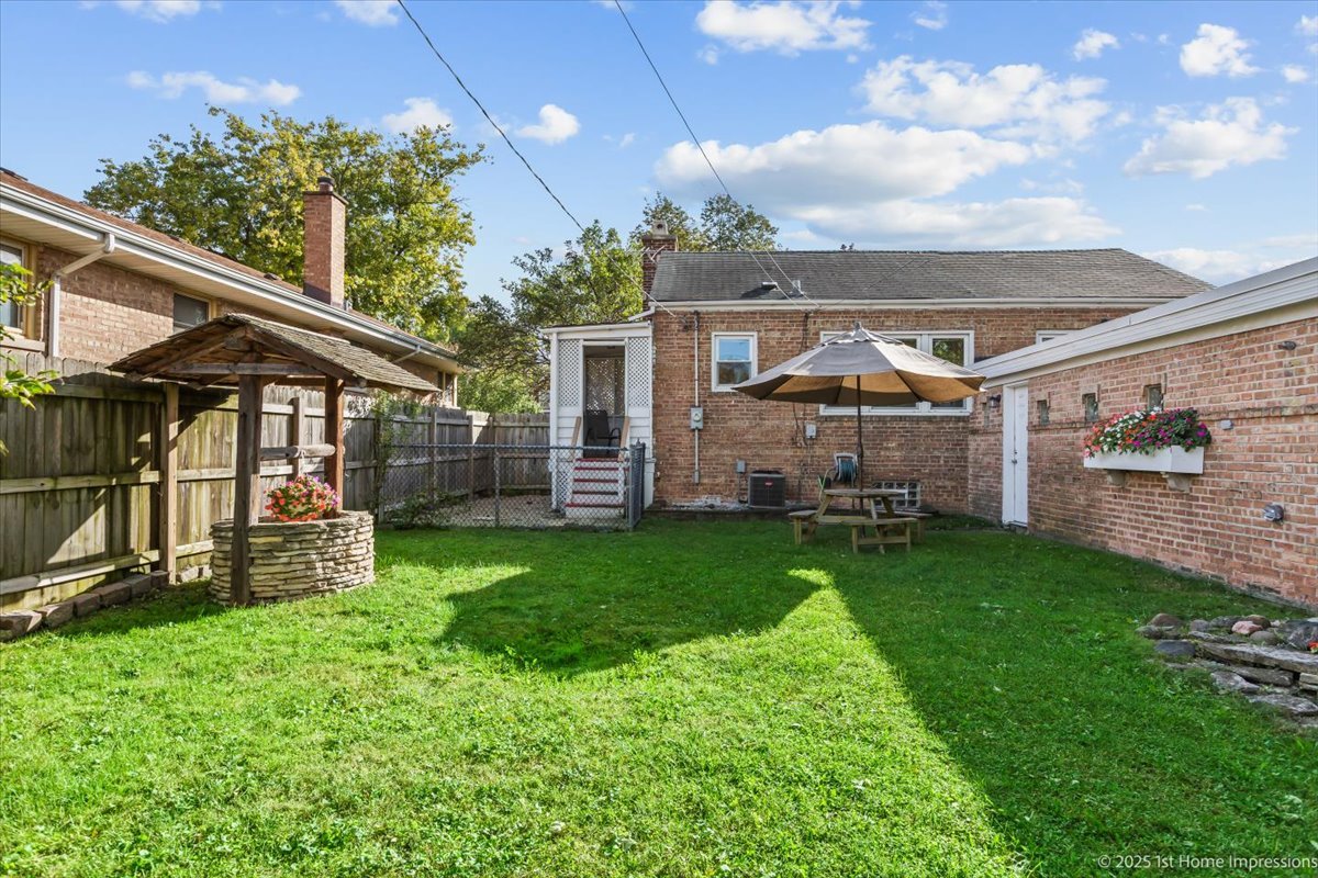 9206 S Troy Avenue, Evergreen Park, IL 60805