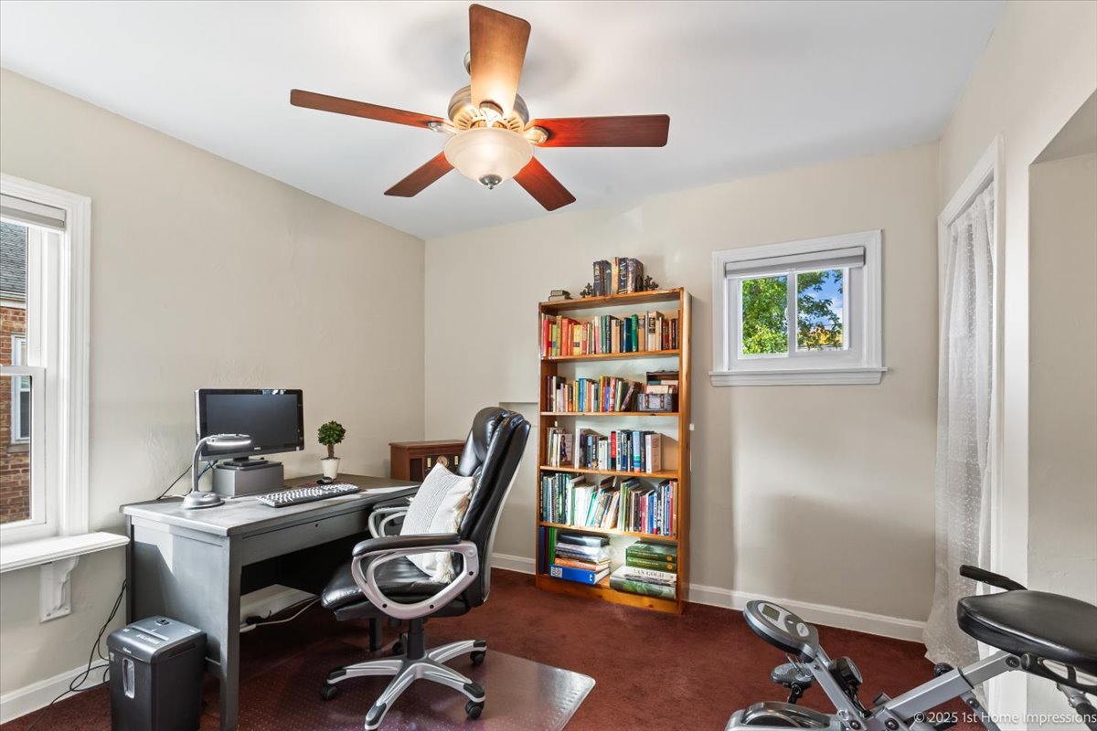 9206 S Troy Avenue, Evergreen Park, IL 60805