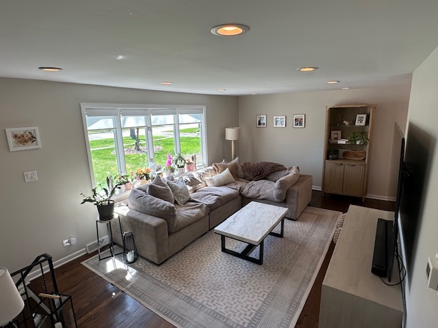 430 71st Street, Darien, IL 60561