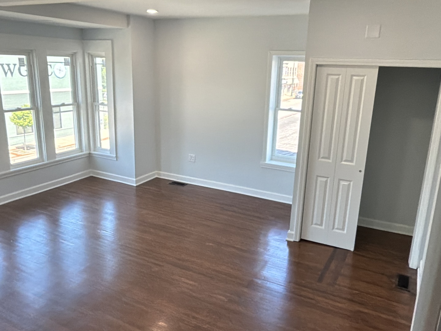 224 E Cass Street #PENTHOUSE, Joliet, IL 60432