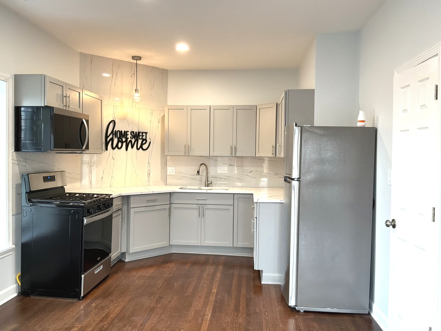 224 E Cass Street #PENTHOUSE, Joliet, IL 60432
