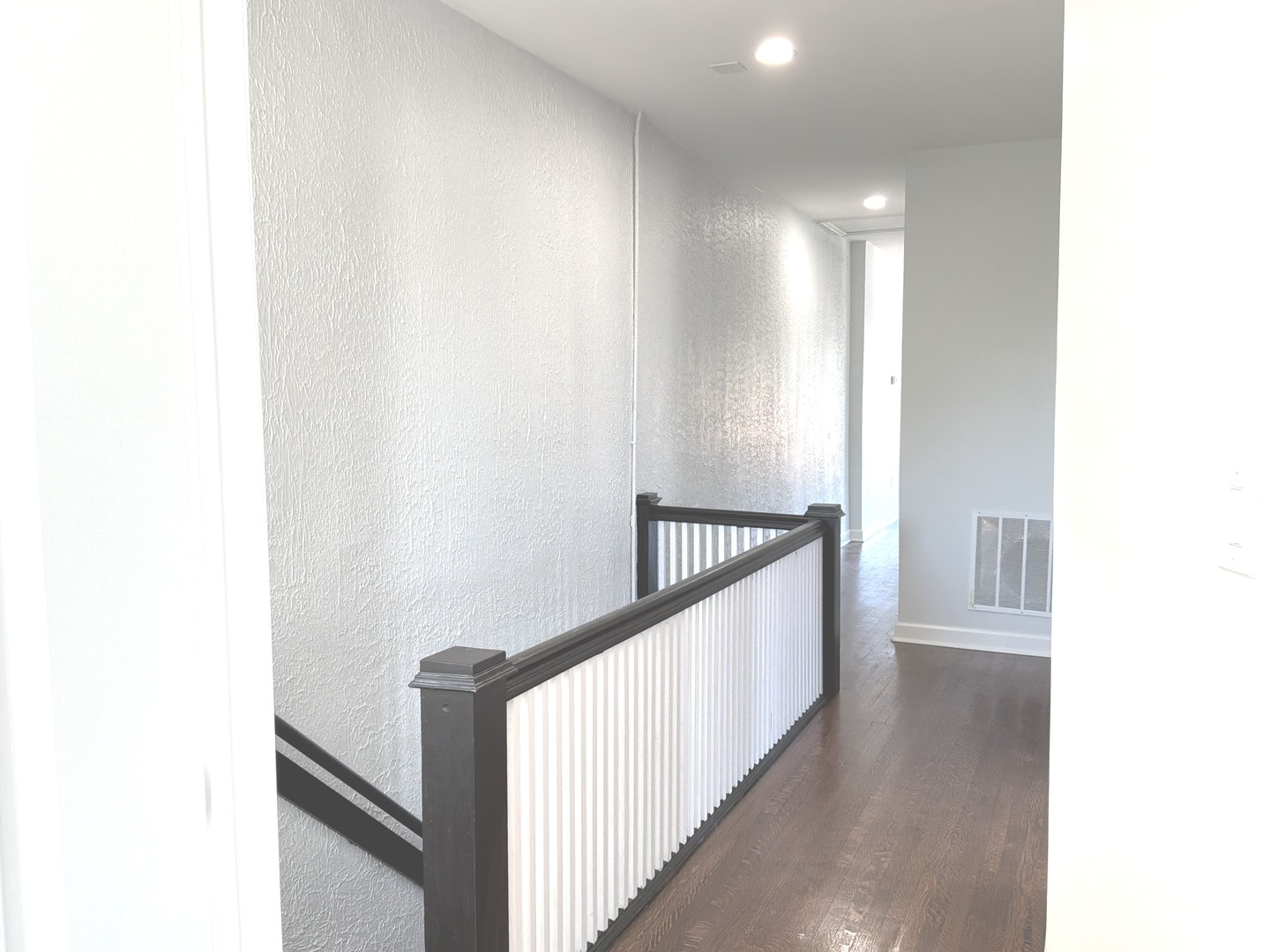 224 E Cass Street #PENTHOUSE, Joliet, IL 60432