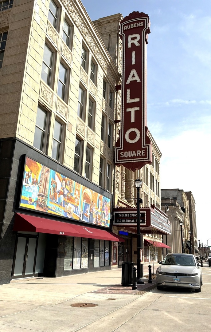 224 E Cass Street #PENTHOUSE, Joliet, IL 60432