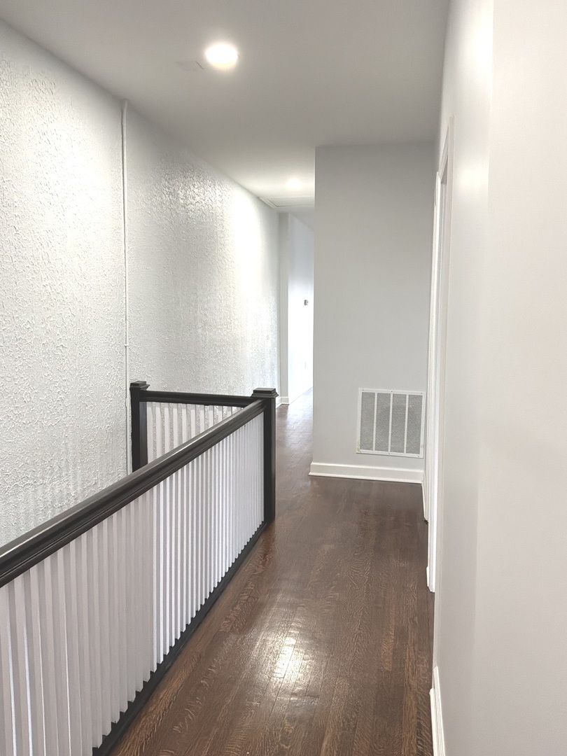224 E Cass Street #PENTHOUSE, Joliet, IL 60432