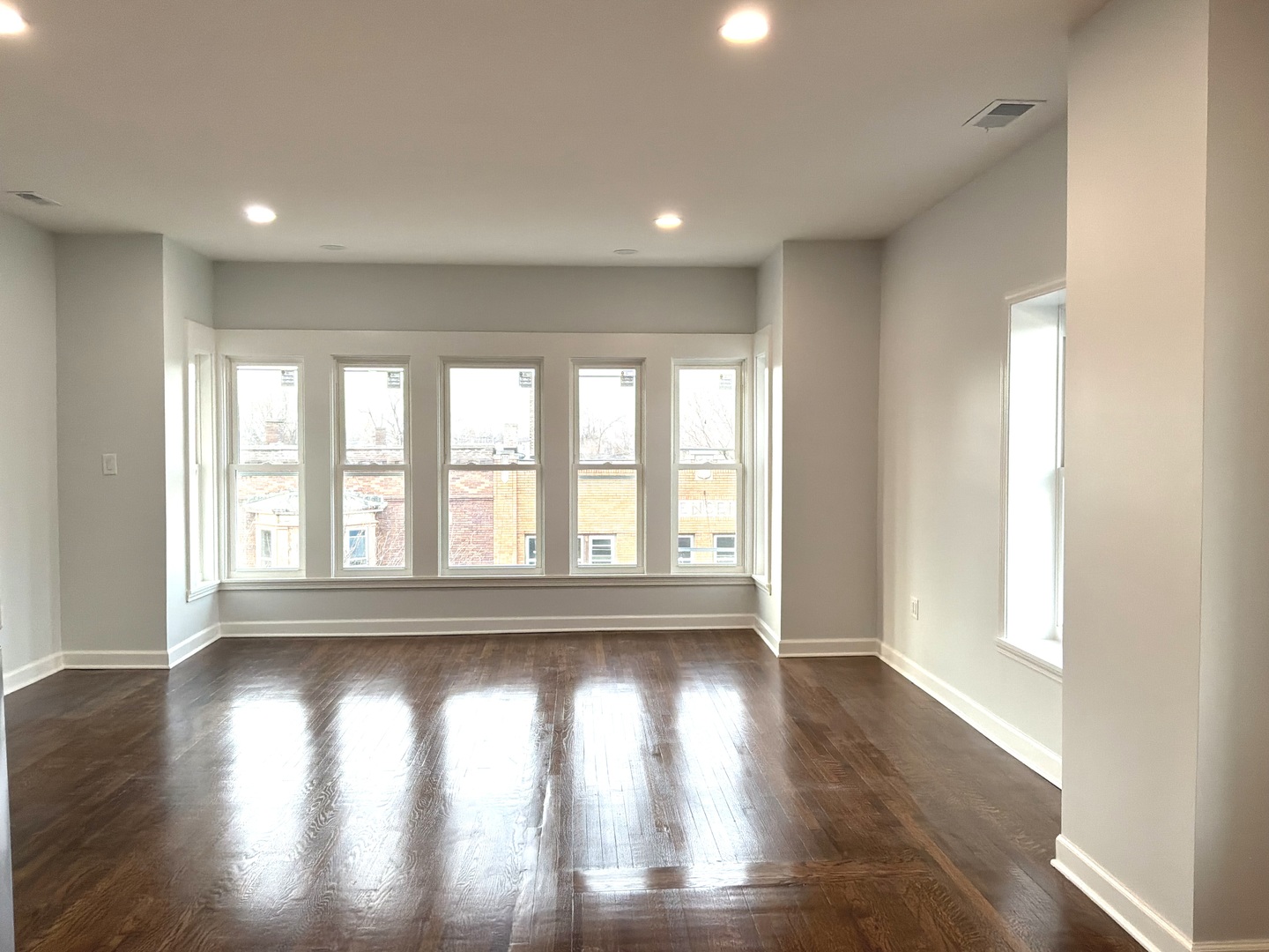 224 E Cass Street #PENTHOUSE, Joliet, IL 60432
