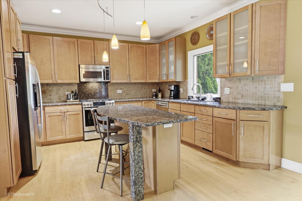 1N589 Goodrich Avenue, Glen Ellyn, IL 60137
