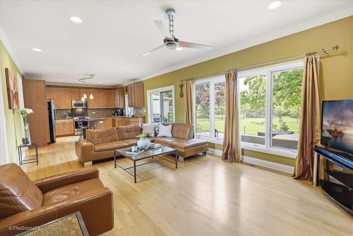 1N589 Goodrich Avenue, Glen Ellyn, IL 60137