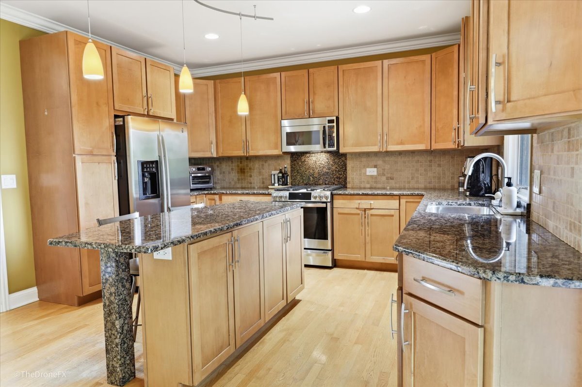 1N589 Goodrich Avenue, Glen Ellyn, IL 60137