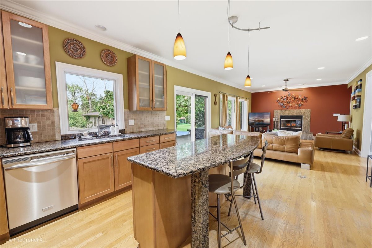 1N589 Goodrich Avenue, Glen Ellyn, IL 60137